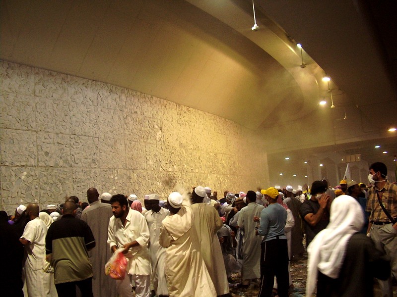 Jamarat al-'Aqabah di Mina saat musim haji